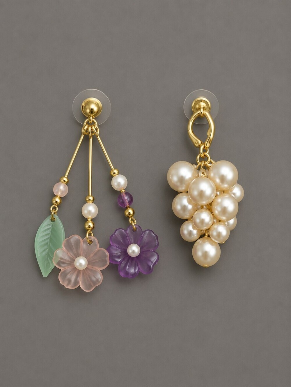 VTG Whimsical Pearl Grape Cluster Floral Stick Post Dangle Earrings